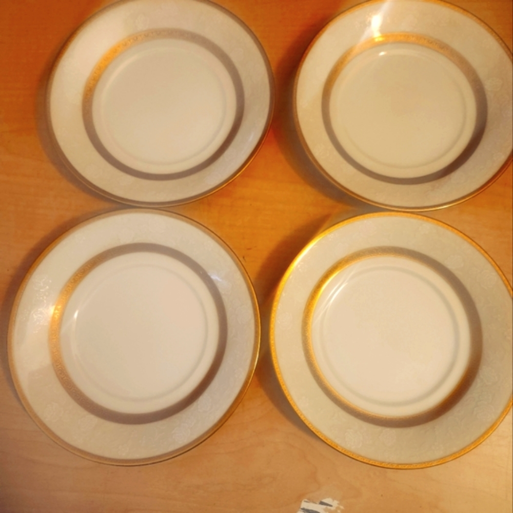 Mikasa Antique Lace Tea/coffee plates  24k gold trim never used, always stored.